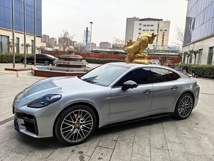 Фото 3 - Porsche Panamera