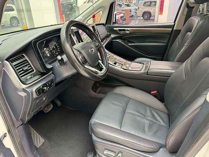 Фото 4 - GAC Trumpchi M8