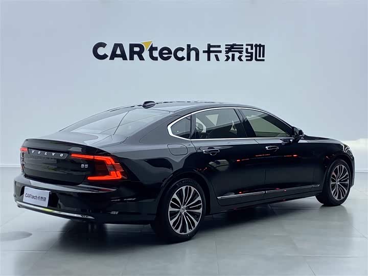Фото 4 - Volvo S90