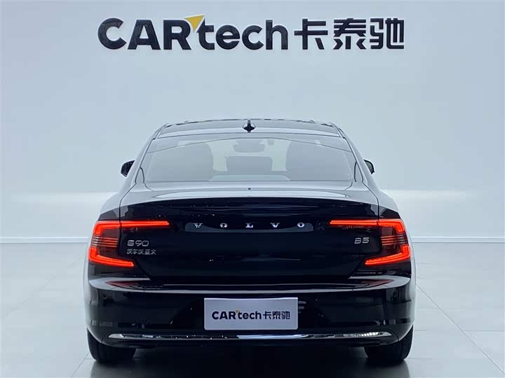 Фото 5 - Volvo S90