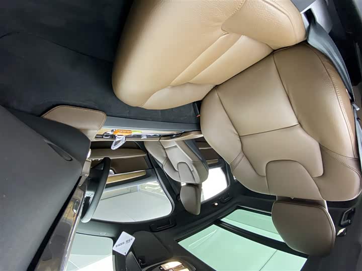 Фото 9 - Volvo S90