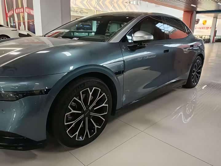 Фото 4 - Zeekr 007