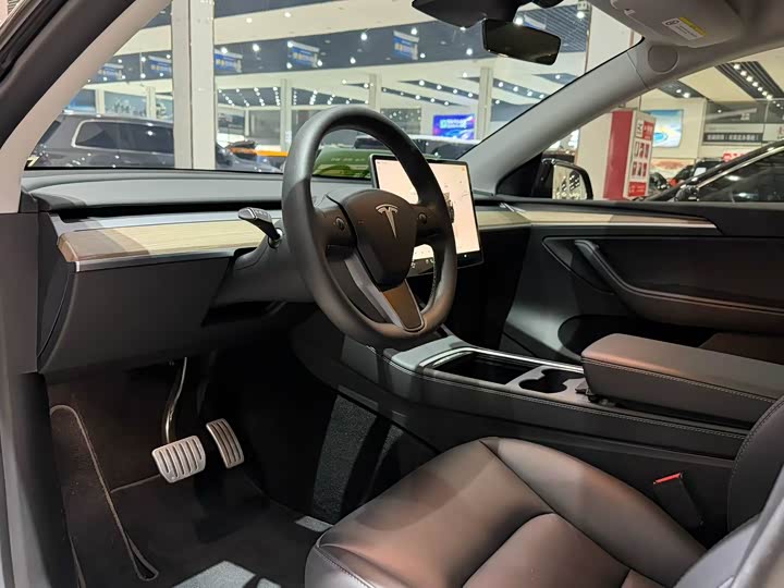 Фото 4 - Tesla Model Y