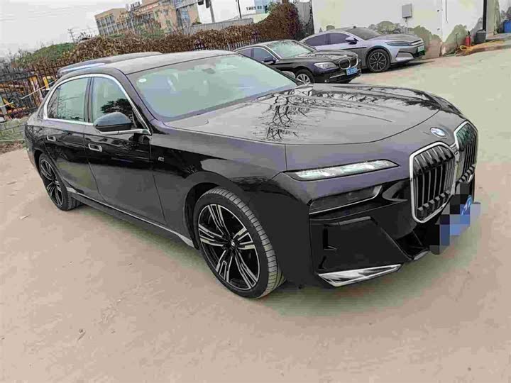 Фото 1 - BMW 7 Series