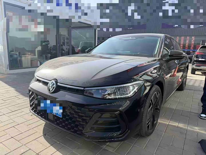 Фото 1 - Volkswagen Passat