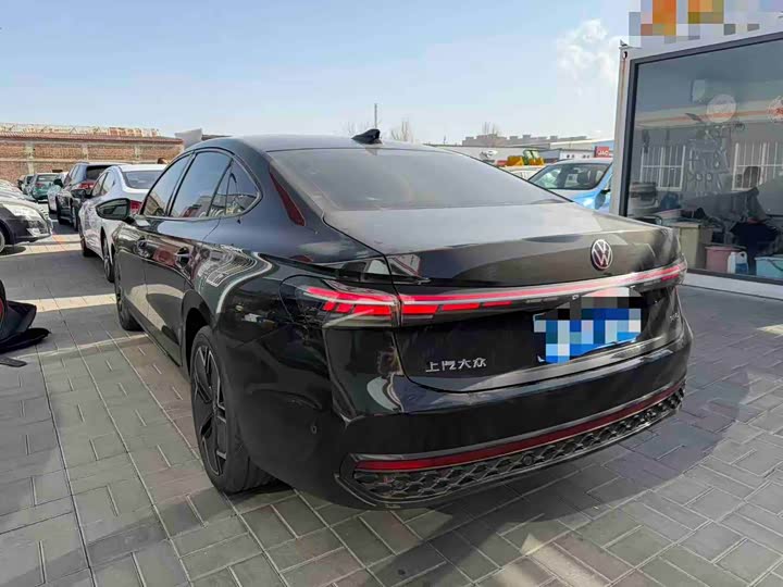 Фото 3 - Volkswagen Passat