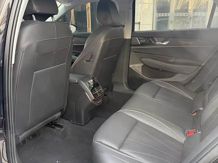 Фото 8 - Volkswagen Passat