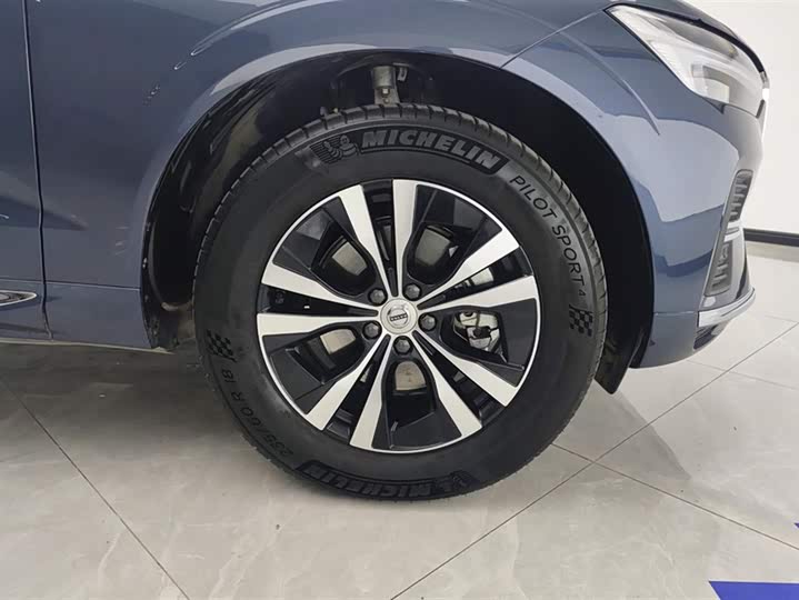 Фото 6 - Volvo XC60