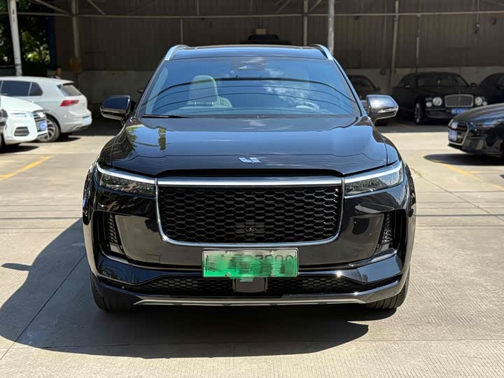 Фото 2 - LiXiang One