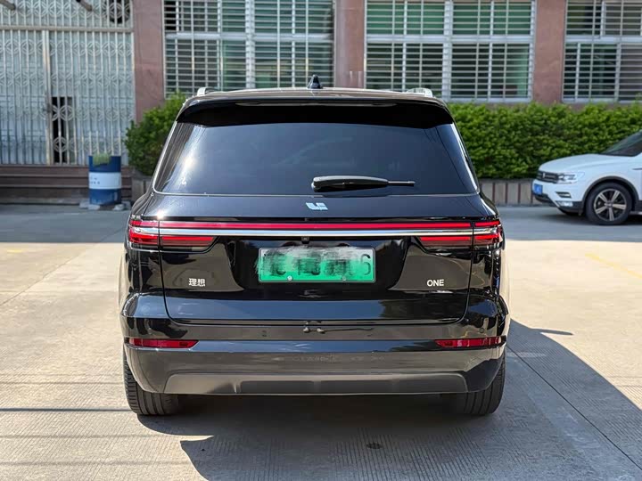 Фото 4 - LiXiang One