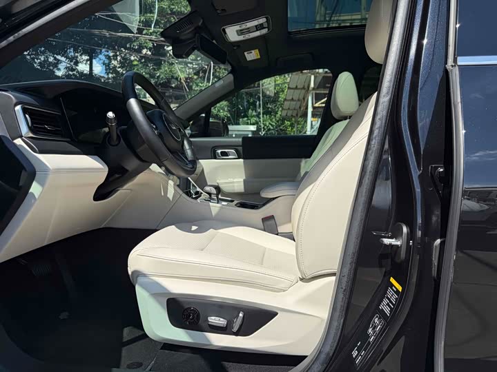 Фото 7 - LiXiang One