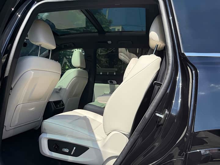 Фото 8 - LiXiang One