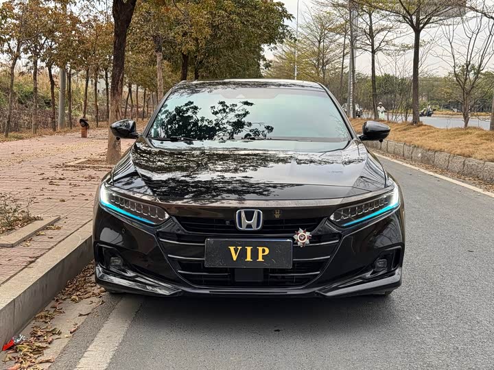 Фото 2 - Honda Accord