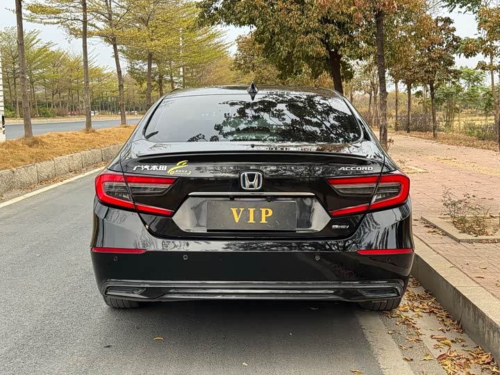 Фото 3 - Honda Accord