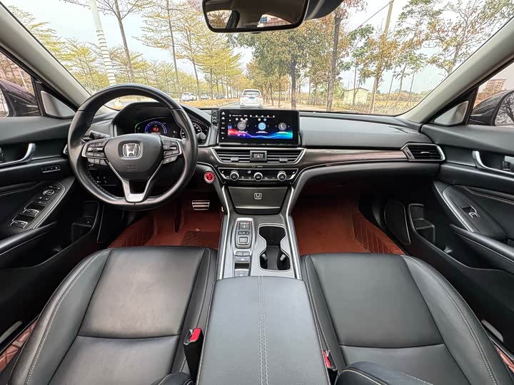 Фото 8 - Honda Accord