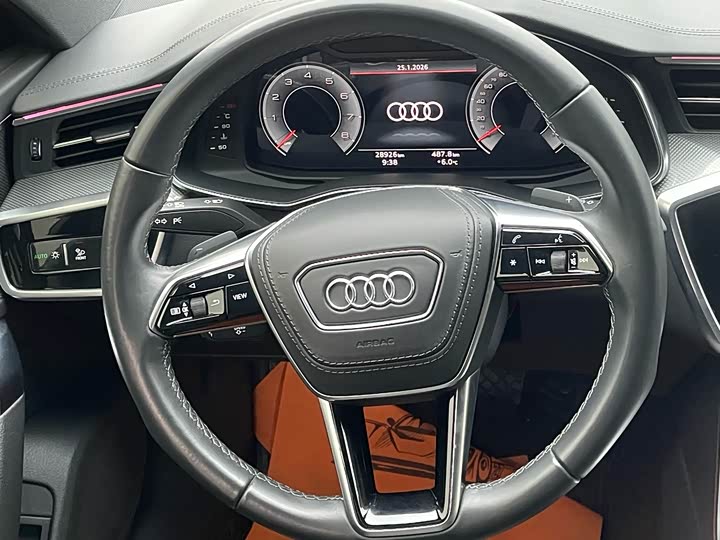 Фото 9 - Audi A6L