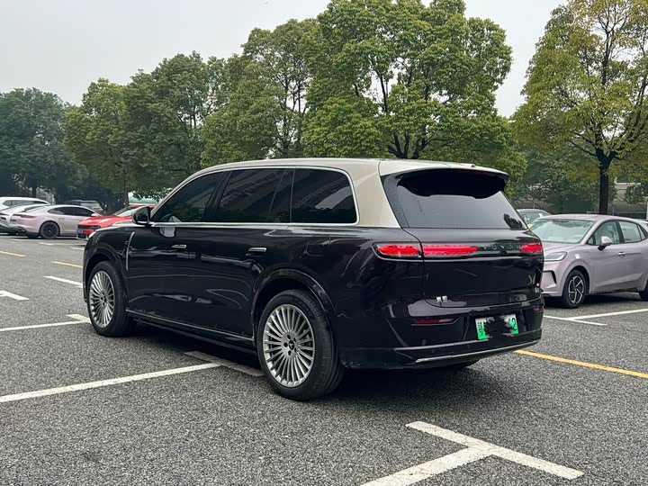 Фото 8 - Voyah Taishan