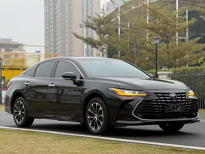Фото 2 - Toyota Avalon
