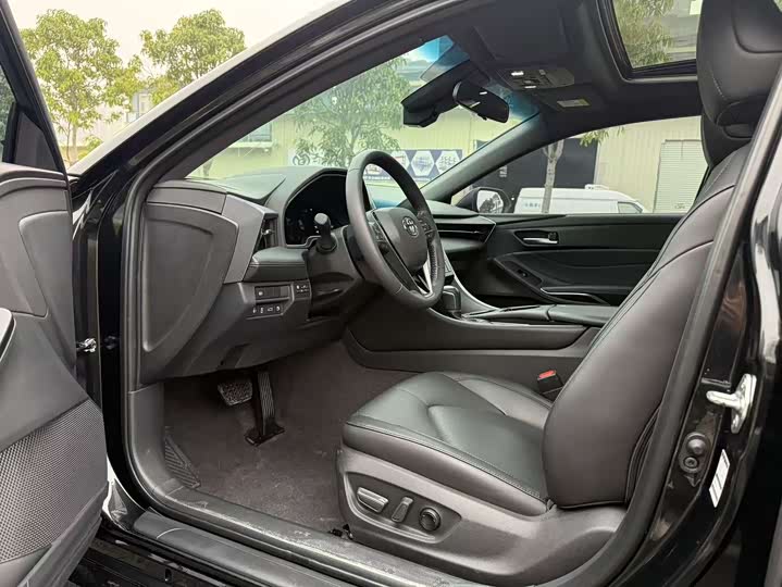 Фото 4 - Toyota Avalon