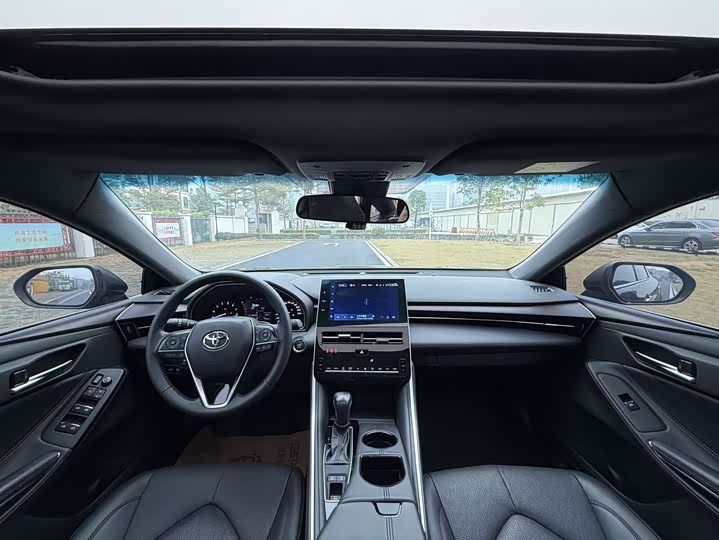 Фото 6 - Toyota Avalon