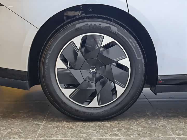 Фото 9 - XPeng F57