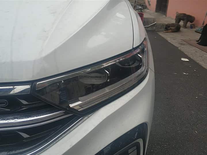 Фото 5 - Volkswagen T-Roc