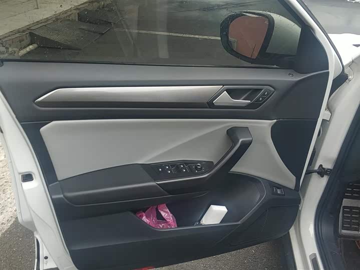 Фото 7 - Volkswagen T-Roc