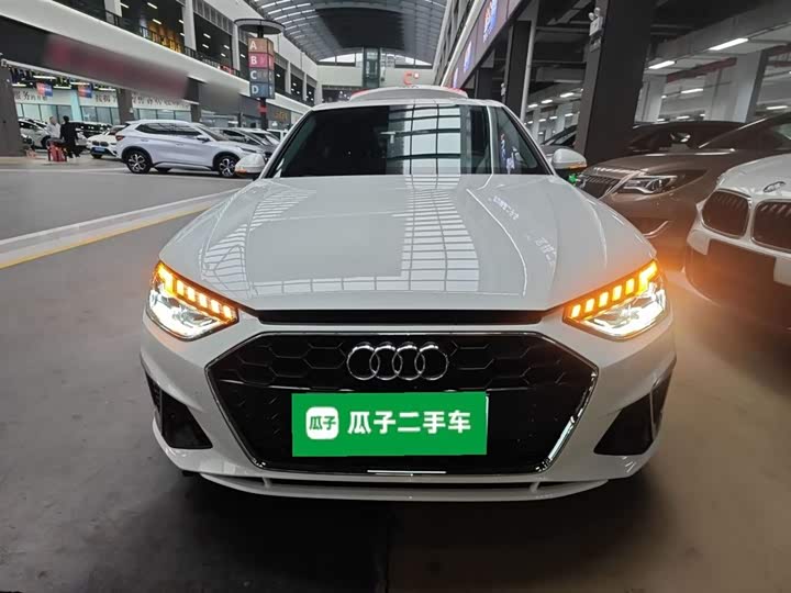 Фото 3 - Audi A4L