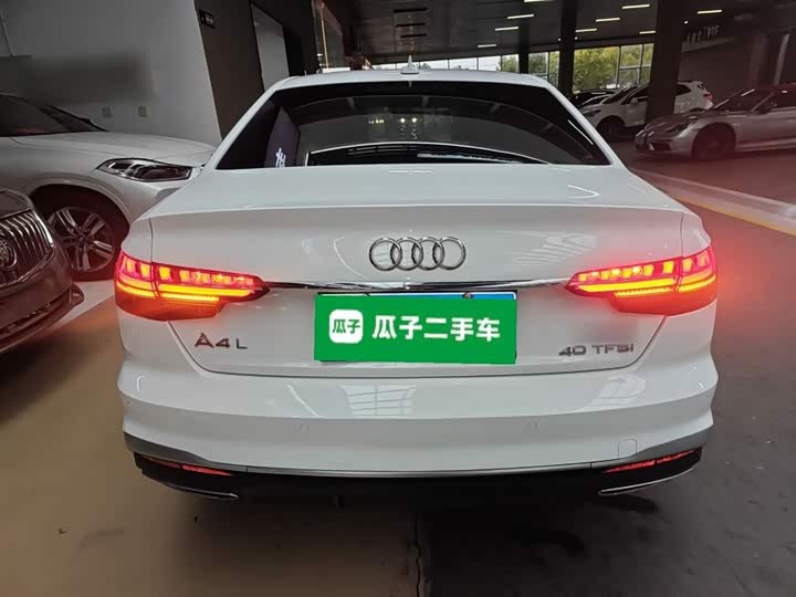 Фото 6 - Audi A4L