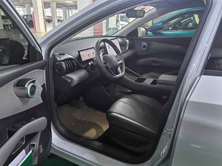 Фото 3 - BYD Yuan Plus