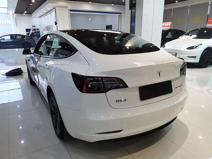 Фото 5 - Tesla Model 3