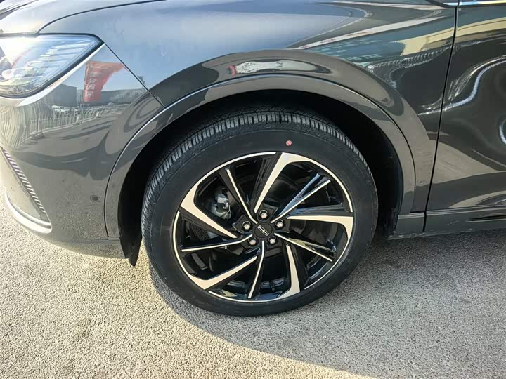 Фото 2 - Lincoln Corsair