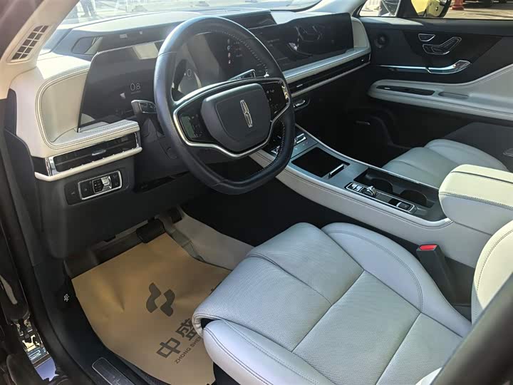 Фото 4 - Lincoln Corsair