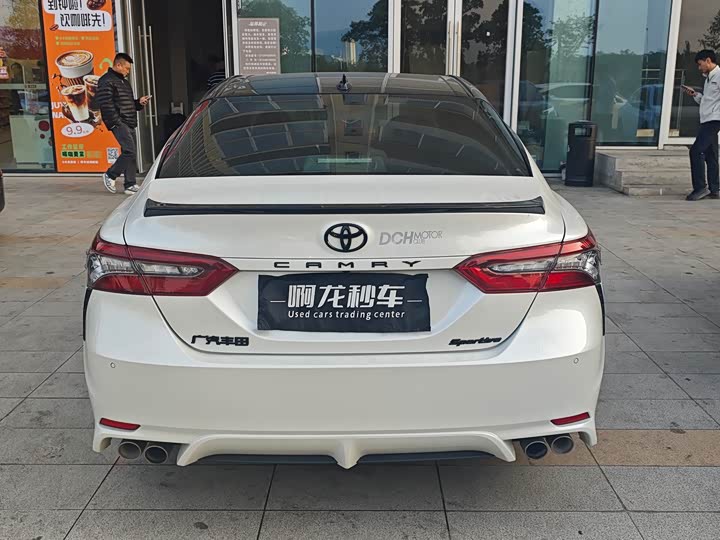 Фото 5 - Toyota Camry