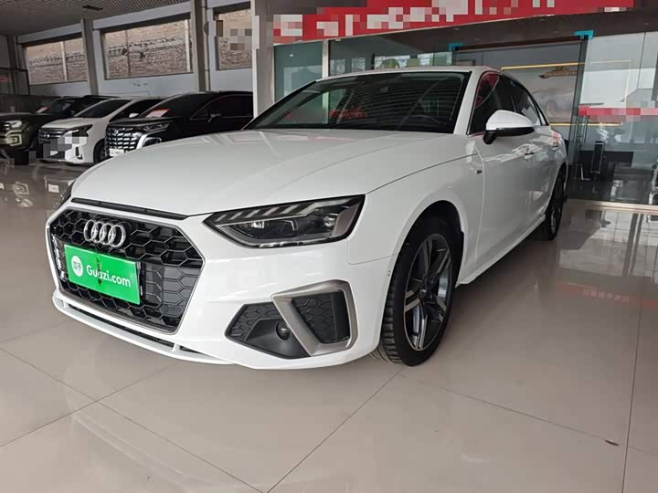 Фото 1 - Audi A4L