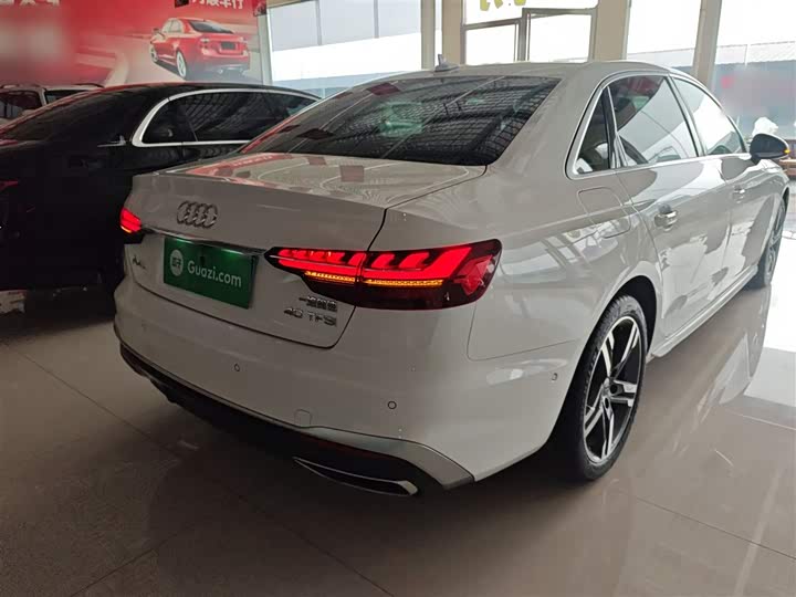 Фото 7 - Audi A4L