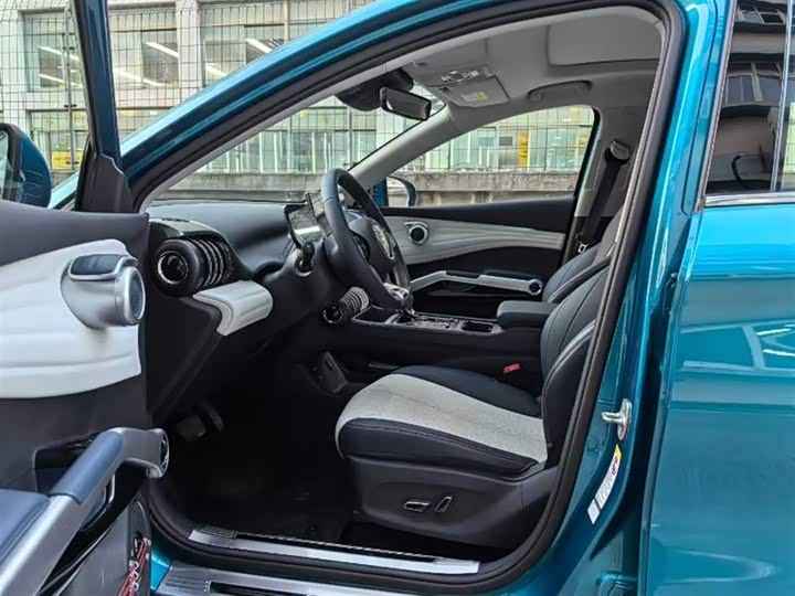 Фото 3 - BYD Yuan Plus