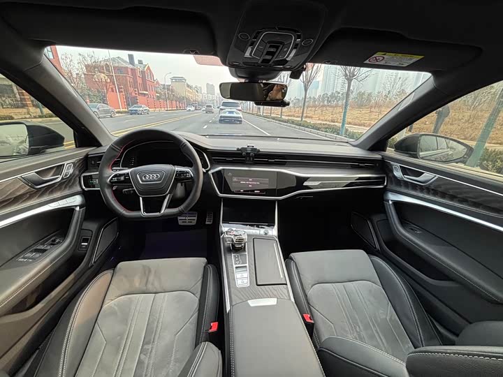 Фото 6 - Audi A6L