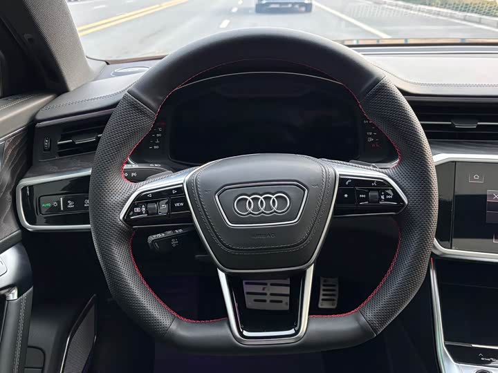 Фото 7 - Audi A6L