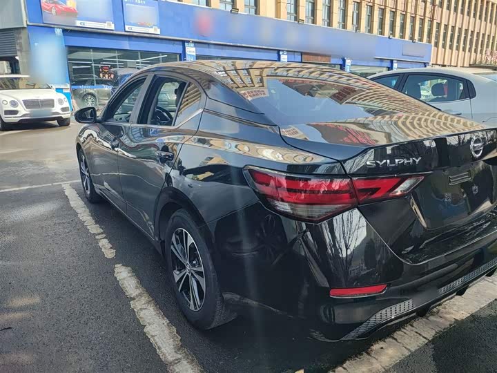 Фото 5 - Nissan Sylphy