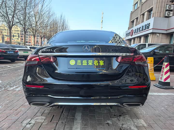 Фото 5 - Mercedes-Benz E-Class