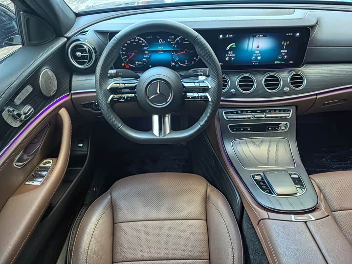 Фото 8 - Mercedes-Benz E-Class