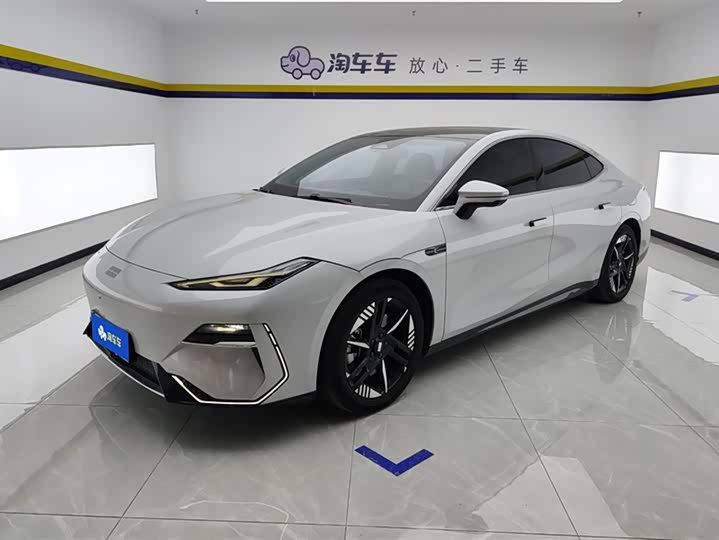 Фото 1 - Geely Galaxy E8