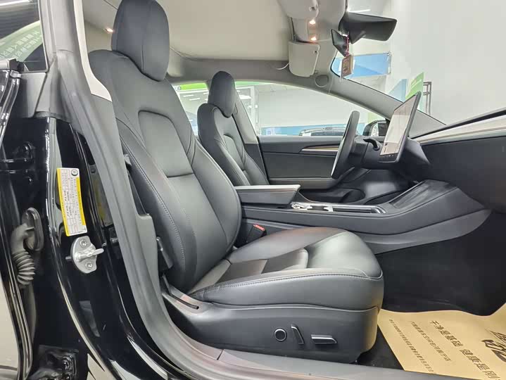 Фото 9 - Tesla Model 3