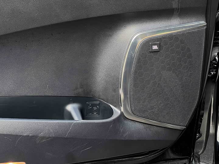 Фото 5 - Toyota Alphard