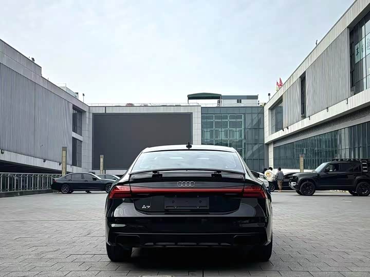 Фото 7 - Audi A7