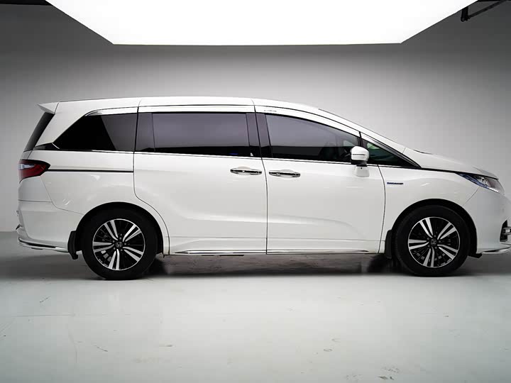 Фото 7 - Honda Odyssey