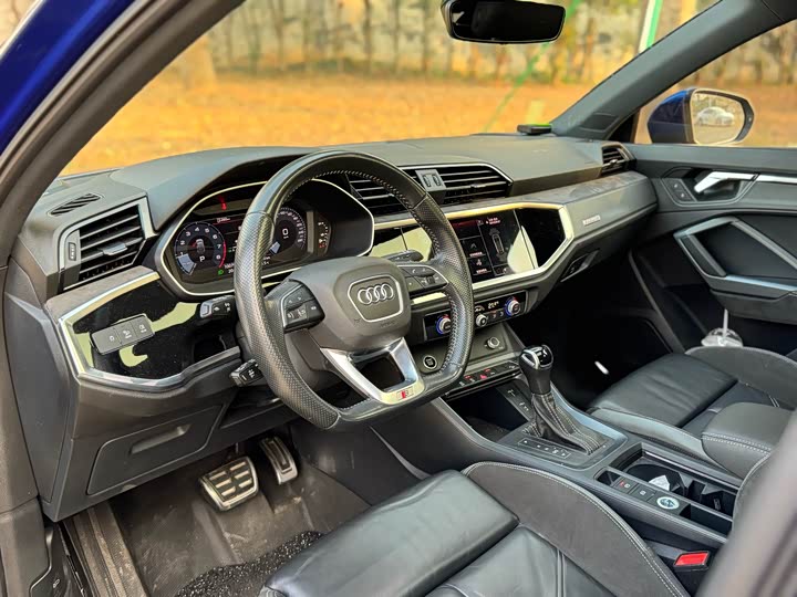 Фото 9 - Audi Q3 Sportback