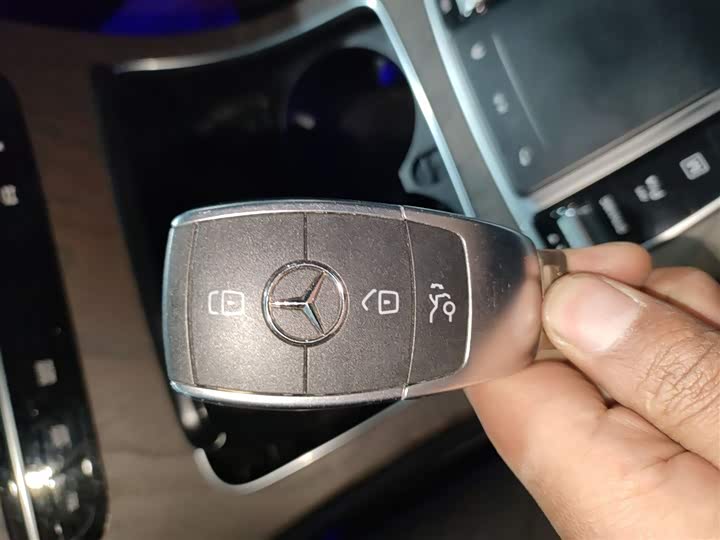 Фото 9 - Mercedes-Benz GLC-Class