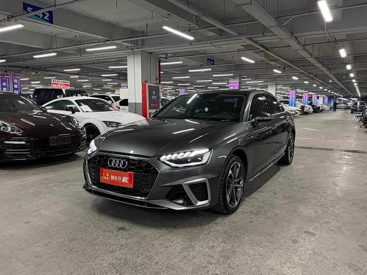 Фото 1 - Audi A4L